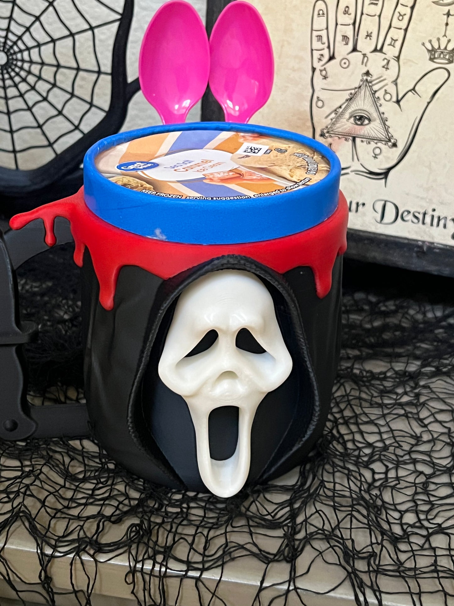 Ice cream holder