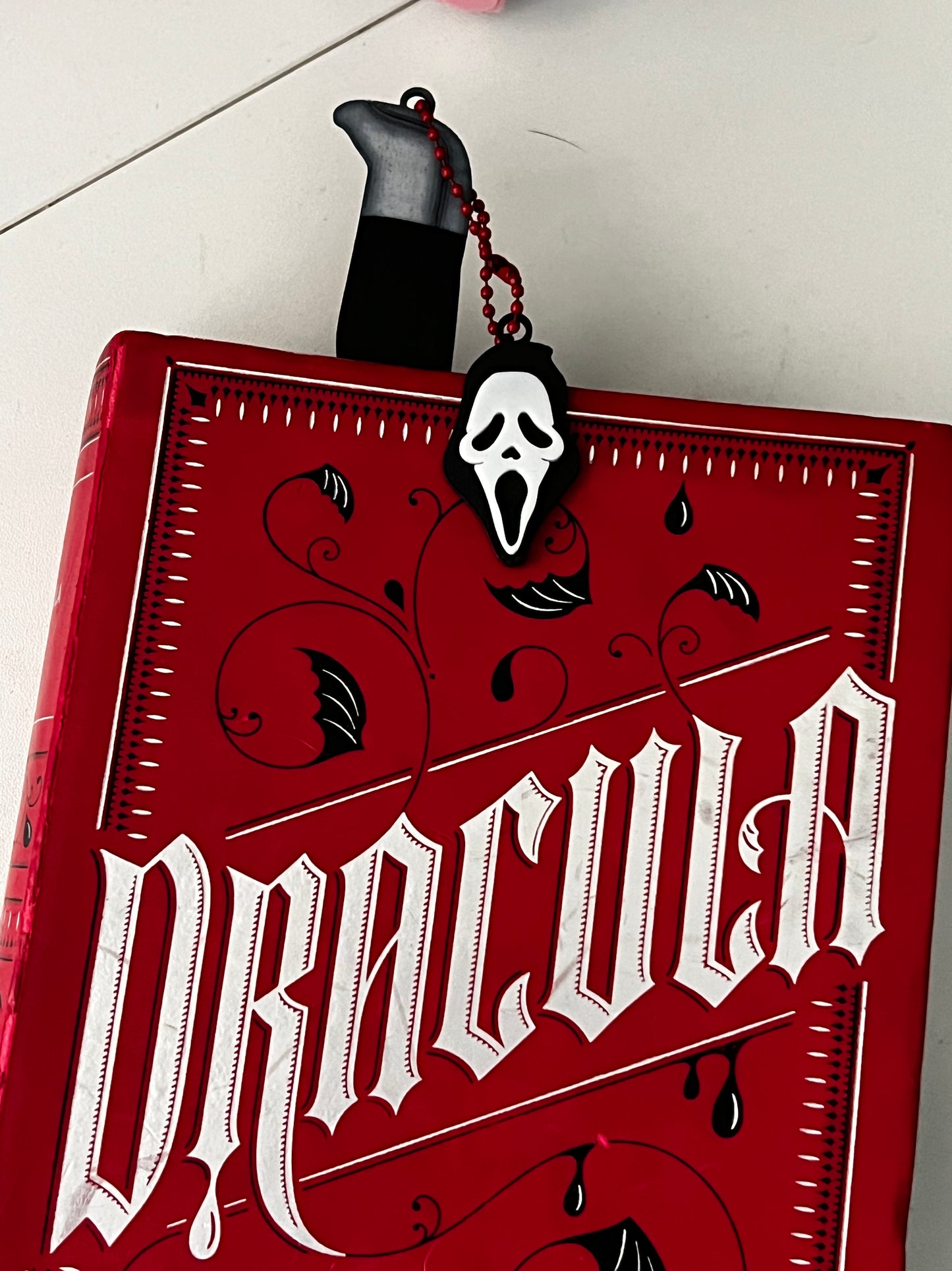 Knife bookmark